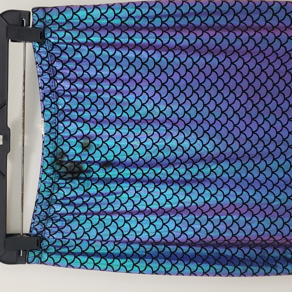 🎃Spirit Halloween 🧜♀️Iridescent mermaid scale skirt L - Picture 2 of 8